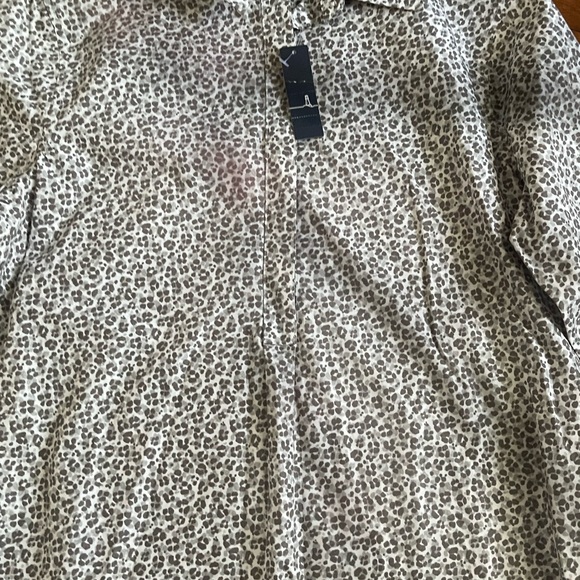 NEW Lands’ End half button leopard print blouse size 4 - Picture 3 of 3